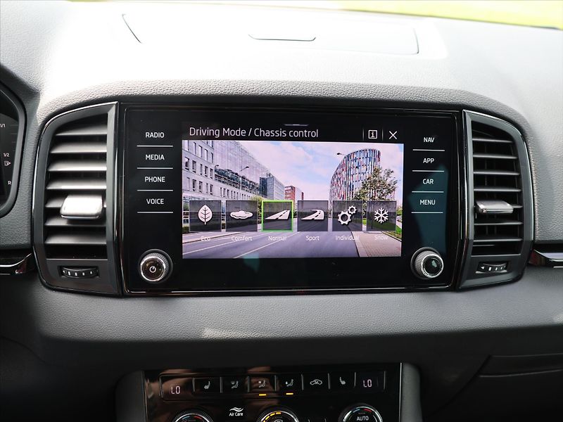 Škoda Karoq 2,0 TDI DSG Sportline 4x4 DPH - fotka 20 z 39