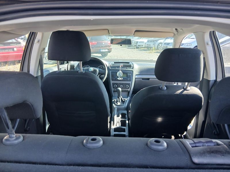 Škoda Octavia 1.6 TDI, Facelift, kosm. vady - fotka 27 z 27