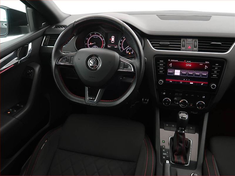 Škoda Octavia (2018) RS 2.0 TSI, Automat, Navi - fotka 7 z 23