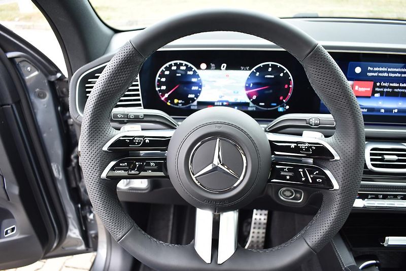 Mercedes-Benz GLE 450d 4M AMG - fotka 30 z 57