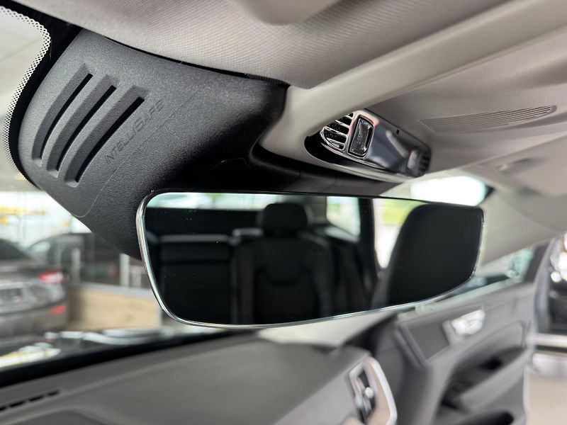Volvo XC60 T8 AWD*Recharge*REZERVACE! - fotka 17 z 36