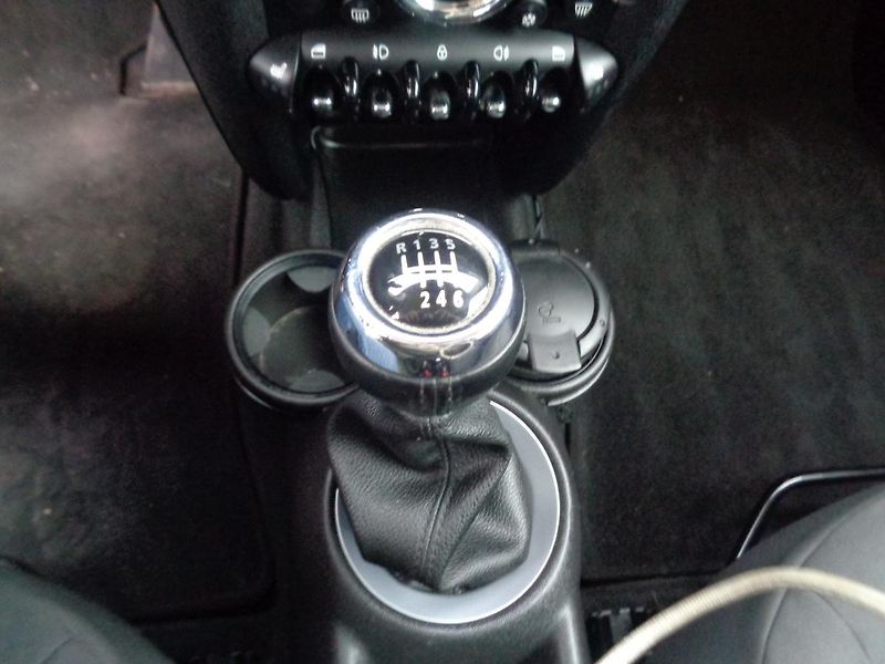 Mini Cooper 1,6 - fotka 8 z 14