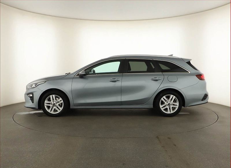 Kia Ceed (2021) 1.5 T-GDI MHEV, Automat, ČR - fotka 3 z 16
