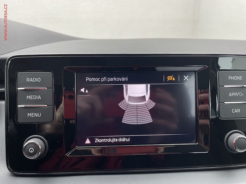Škoda Scala (2020) 1.6 TDi, Ambition, DSG - fotka 12 z 20
