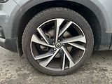 Volvo XC40 2,0i,182kW,1MAJ,CZ,SERVISKA,AW - náhled 14