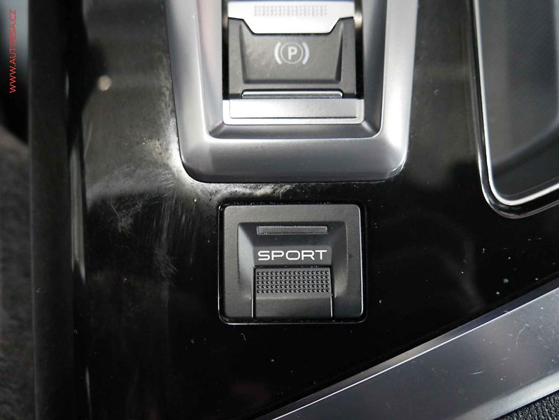 Peugeot 3008 (2018) 2.0HDi, AT, LED, navi - fotka 21 z 25
