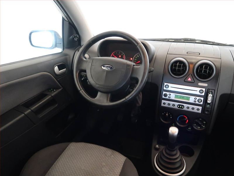 Ford Fusion (2005) 1.4 TDCi, po STK, slušný stav - fotka 7 z 12