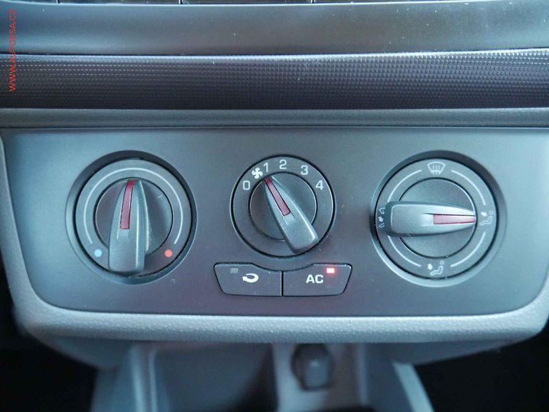 Seat Ibiza (2012) 1.4i, ČR, AC, STK8/28 - fotka 14 z 16