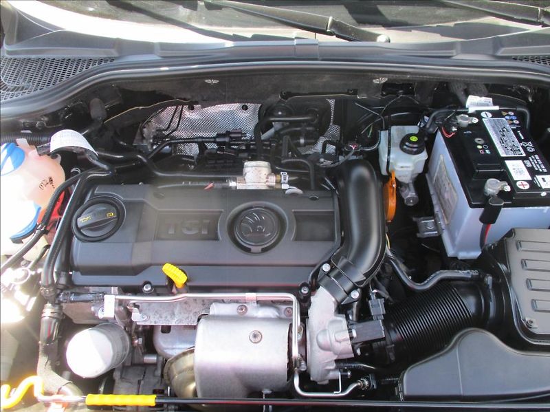 Škoda Yeti 1,4 TSI, MonteCarlo, servis, - fotka 32 z 42