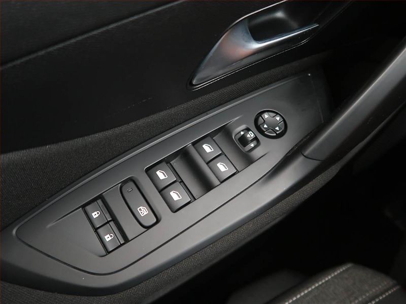Peugeot 308 (2024) 1.2 PureTech, Serv.kniha - fotka 16 z 17