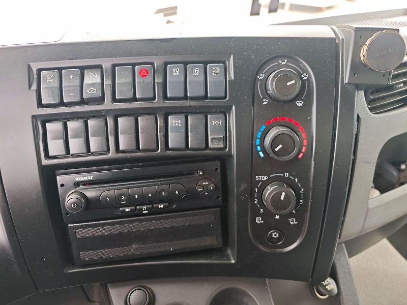 Renault Trucks D 12,klima,čelo, rozvor 3,5m - fotka 18 z 28