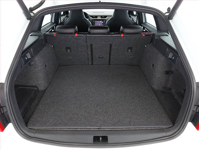 Škoda Octavia (2015) RS 2.0 TSI, Automat, ČR,1.maj - fotka 18 z 18