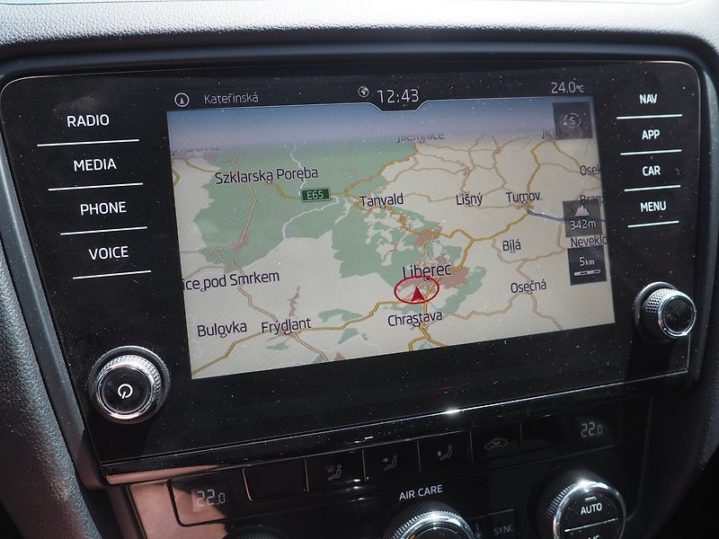 Škoda Octavia (2017) 1.6 TDI Ambiente, Navi - fotka 28 z 35