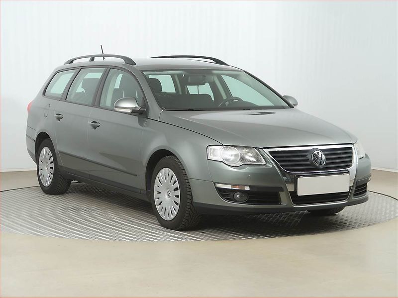 Volkswagen Passat (2009) 2.0 TDI, Tempomat - fotka 1 z 15