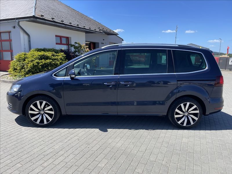 Volkswagen Sharan 2,0 TDi 135kw DSG 7míst Highli - fotka 42 z 46