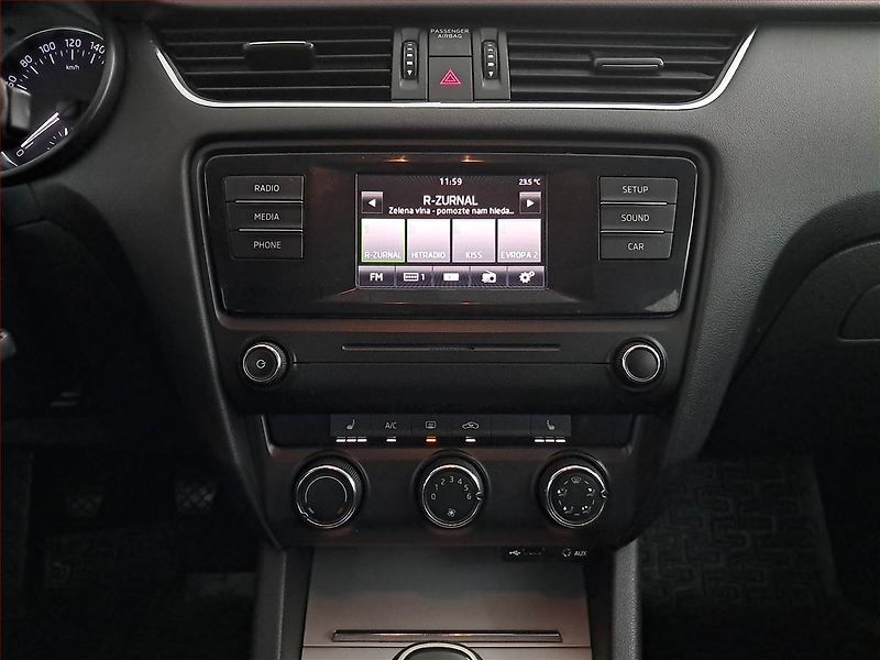 Škoda Octavia (2014) Ambition 1.6 TDI, Tempomat - fotka 12 z 16