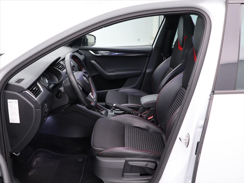 Škoda Octavia 2,0 TSI RS Challenge 1.Maj. - fotka 10 z 28