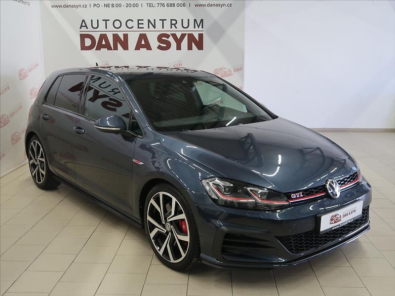 Volkswagen Golf 2,0 TSI 180kW GTI Performance - fotka 3 z 41