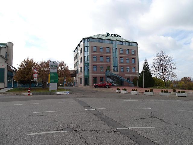 Areál stanice technické kontroly Chodovec v pražské Türkově ulici. / Zdroj: ŠJů / Wikimedia Commons, CC BY 4.0.