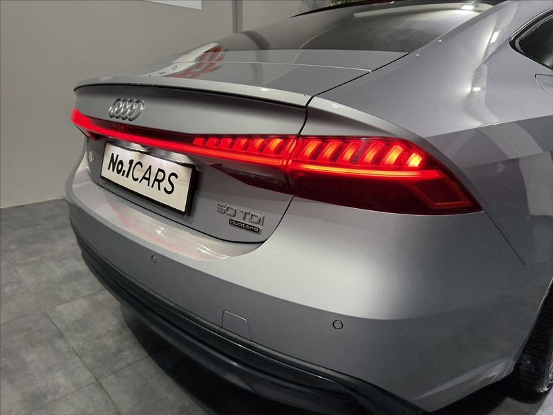 Audi A7 3,0   50TDI S-LINE B&O MATRIX - fotka 28 z 38