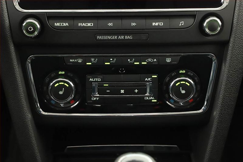 Škoda Superb (2015) 2.0 TDI, Serv.kniha, Bi-Xenony - fotka 13 z 15