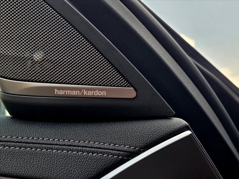 BMW Řada 5 3,0 540i xDrive Luxury Laser H - fotka 22 z 26