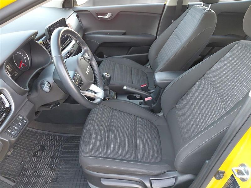 Kia Stonic 1,0   1.0 T-GDI Exclusive - fotka 11 z 22