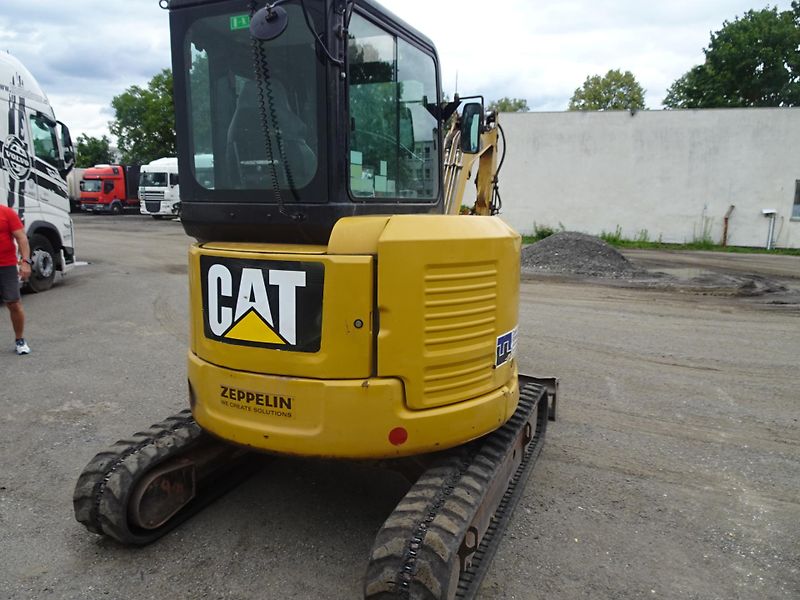 Caterpillar (2016) 303.5E CR - fotka 6 z 11
