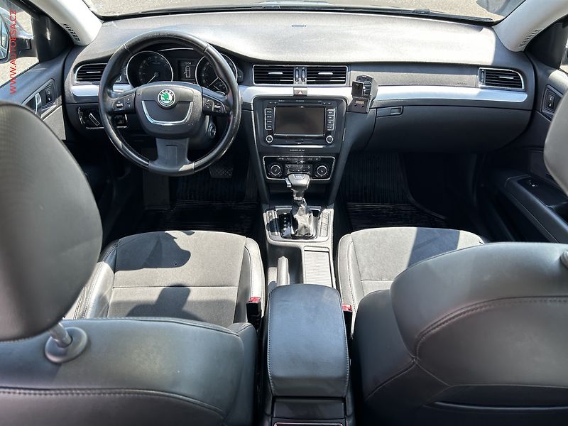 Škoda Superb (2011) 2.0 TDi, DSG, navi - fotka 8 z 19