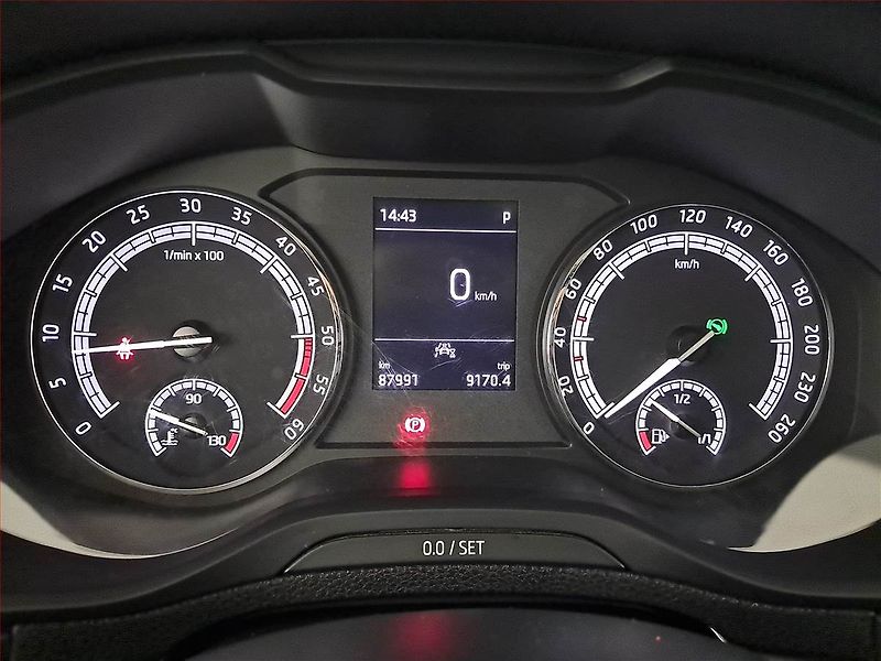 Škoda Karoq (2021) Ambition 2.0 TDI - fotka 11 z 25