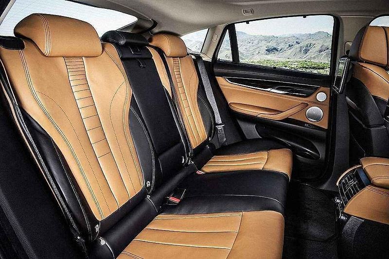 BMW X6.