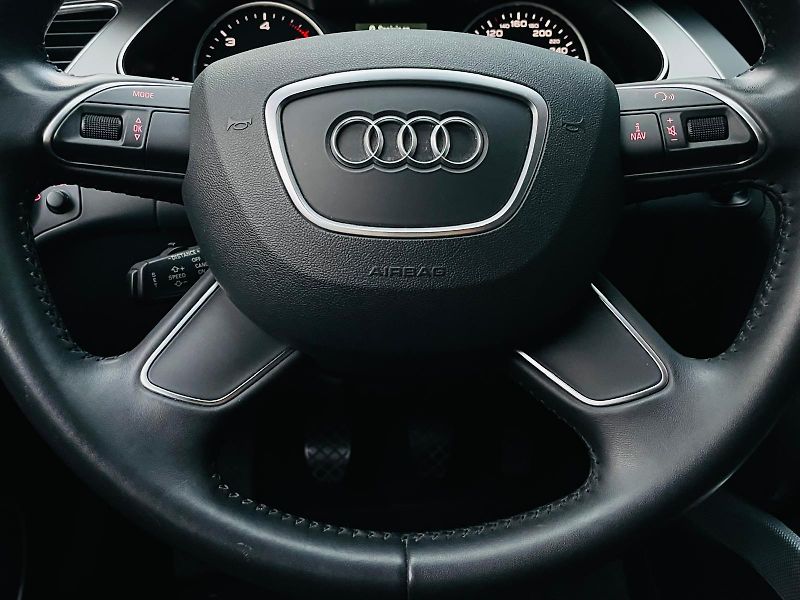 Audi A4 2.0TDI VÝHŘEV SENZORY SERVISKA - fotka 27 z 49