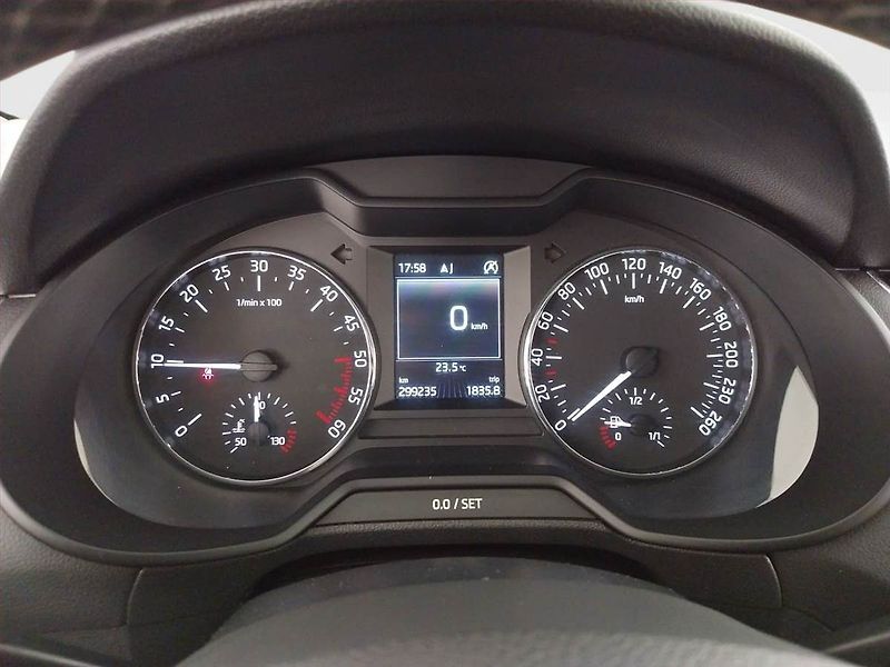 Škoda Octavia (2015) Style 1.6 TDI, Serv.kniha - fotka 11 z 22