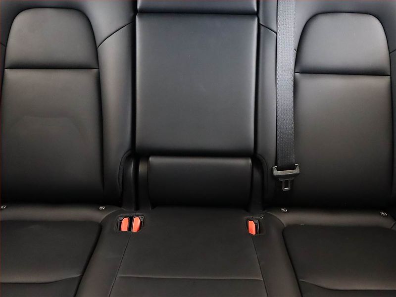Tesla Model Y (2022) Long Range AWD 79kWh, SoH 94% - fotka 8 z 23