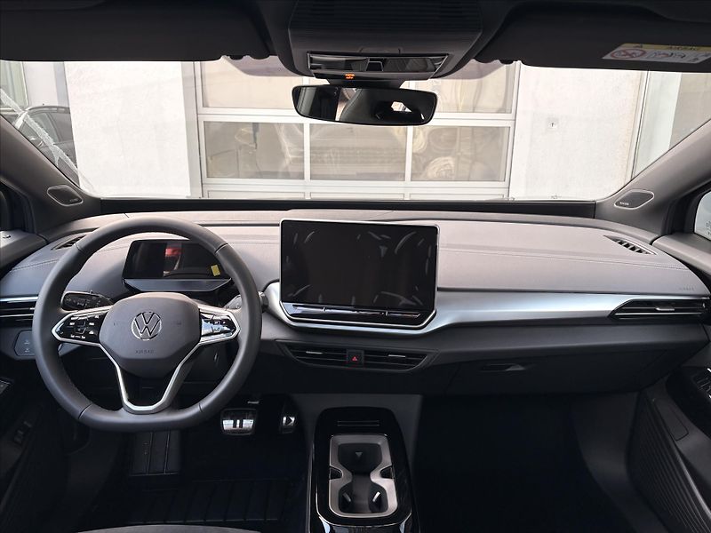 Volkswagen ID.4 (2025) 1,0 210 kW 77kWh  Pro People - fotka 12 z 16