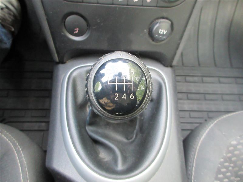 Nissan Qashqai 1,5 Dci, Dual klima, VADA MOTO - fotka 21 z 24