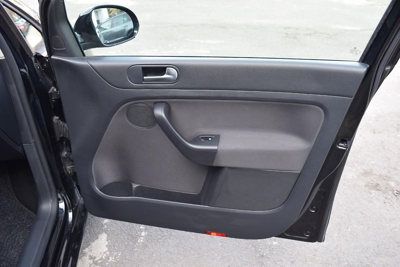 Volkswagen Golf Plus (2012) 1.2TSI 77kw TRENDLINE SENZORY  - fotka 35 z 48