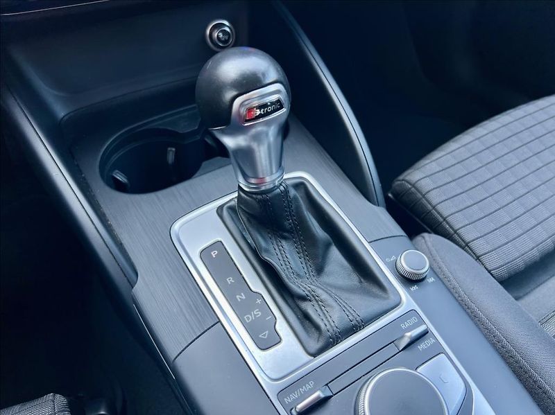 Audi A3 35 TFSi  LED  KLIMA  110kw - fotka 32 z 40