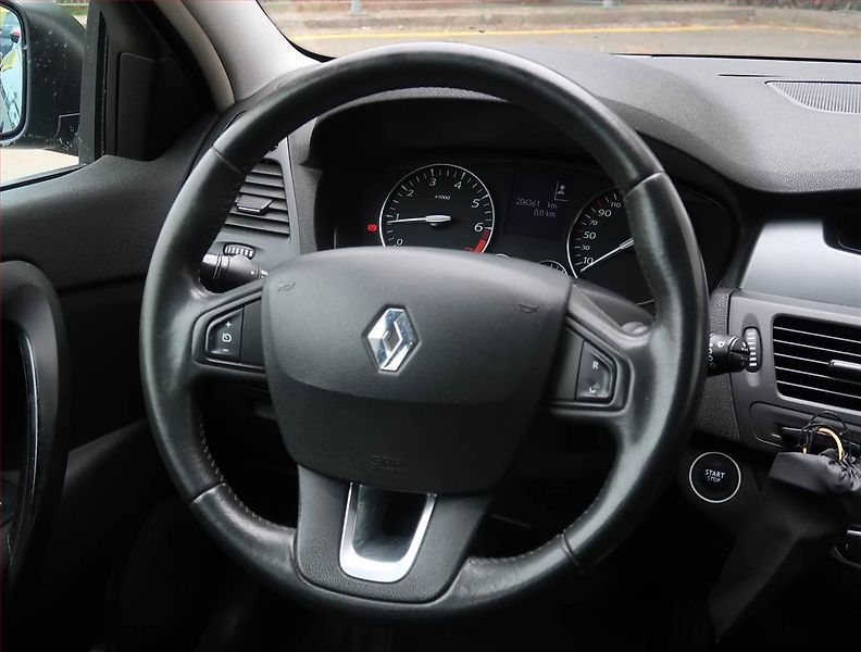 Renault Laguna (2008) 2.0 16V, LPG, po STK, Tažné - fotka 18 z 18