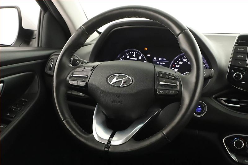 Hyundai i30 (2024) Smart 1.5 T-GDI MHEV, ČR,1.maj - fotka 8 z 14