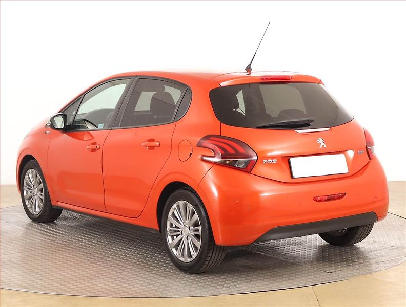 Peugeot 208 (2016) 1.2 PureTech, Tempomat - fotka 4 z 16
