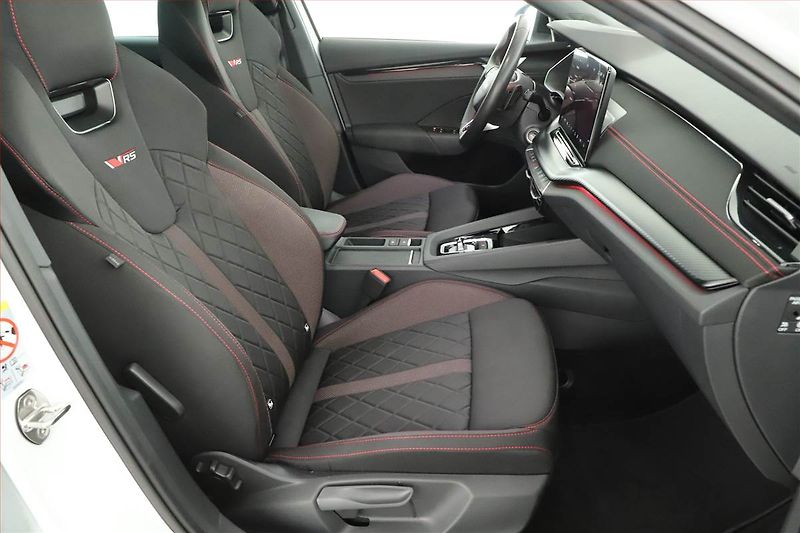 Škoda Octavia (2025) RS 2.0 TSI, RS, KEYLESS - fotka 7 z 19