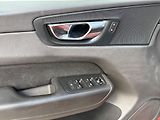 Volvo XC60 Momentum Pro B4 184kW - náhled 20