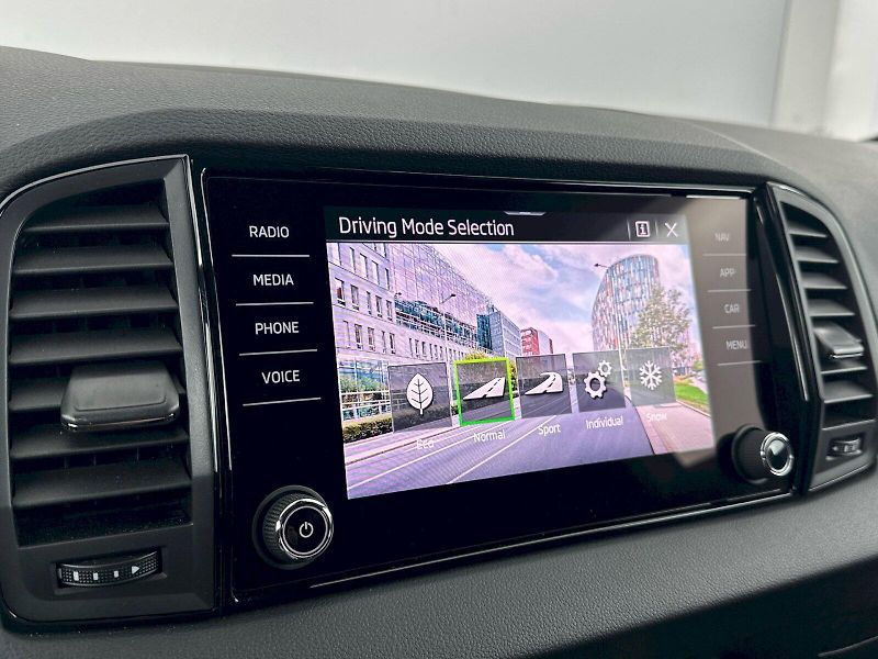 Škoda Karoq (2025) DSG 2.0TDI 110kW 4x4 SportLine - fotka 13 z 36