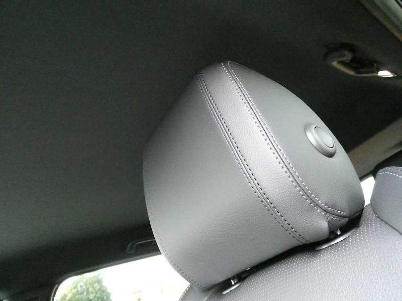 Land Rover Discovery Sport 1,5 Dynamic Se P270e - fotka 11 z 40