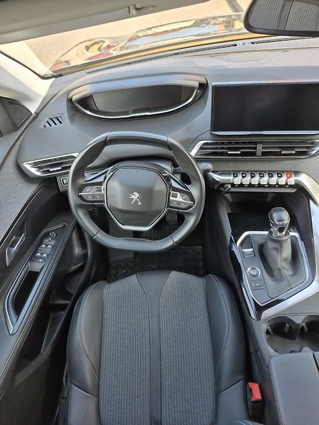 Peugeot 5008 (2022) - fotka 4 z 21