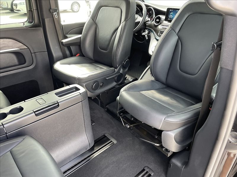 Mercedes-Benz Třídy V 2,0 250d 4MATIC LONG ČR.1.MAJ. - fotka 29 z 37
