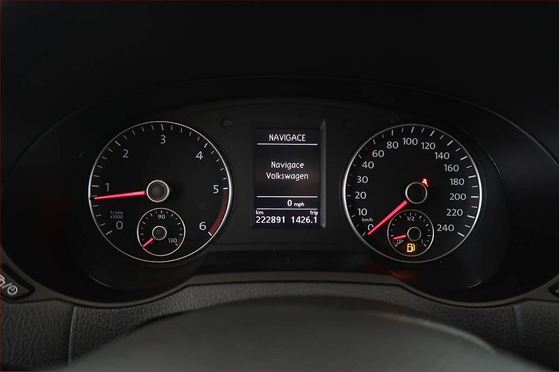 Volkswagen Sharan (2013) 2.0 TDI BMT, Kůže, Navi - fotka 11 z 18