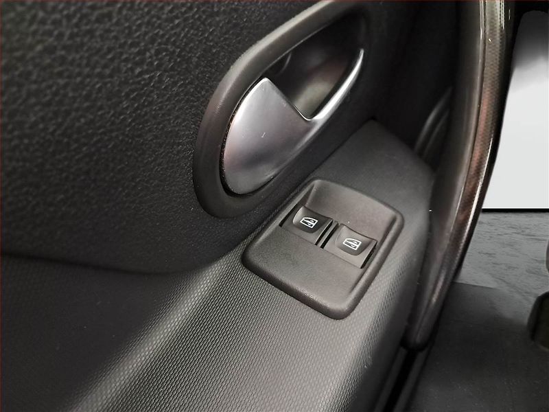 Dacia Sandero (2018) 0.9 TCe, LPG, ČR,1.maj - fotka 14 z 15