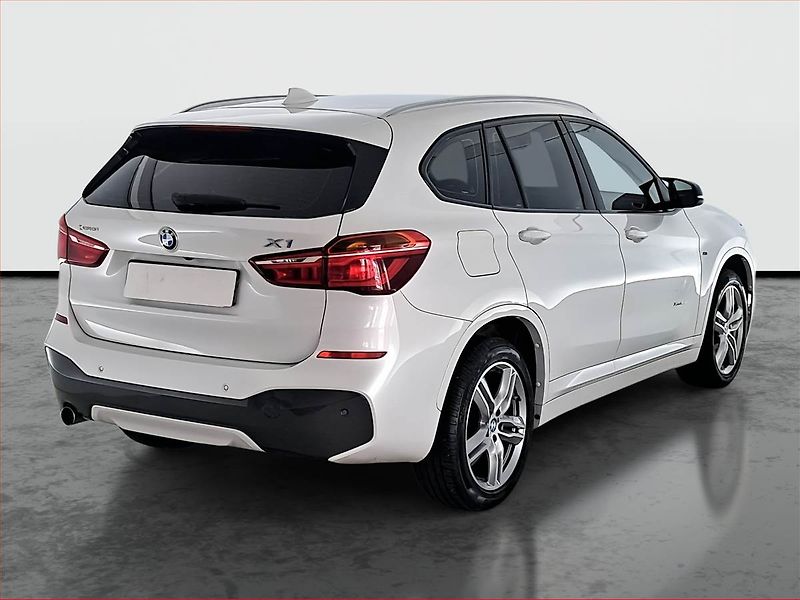 BMW X1 (2017) xDrive18d, Automat, Serv.kniha - fotka 5 z 19